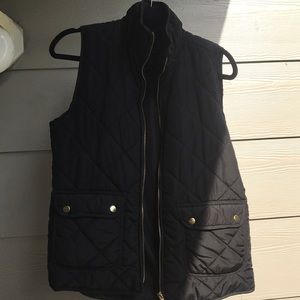 Boutique black quilted vest size M